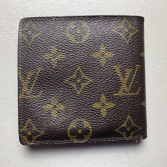 Louis Vuitton Men’s Monogram Pattern Bi Fold Leather Wallet 100% Authentic - Picture 2 of 14